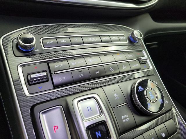 Photo of 2022 Red Hyundai SANTA FE