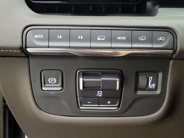 Photo of 2021 White Cadillac Escalade