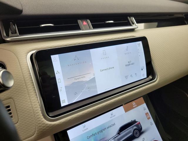Photo of 2023 Gray Land Rover Range Rover Velar