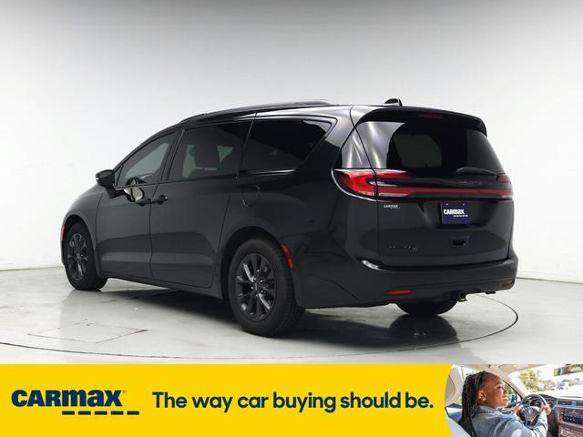 Photo of 2021 Black Chrysler Pacifica