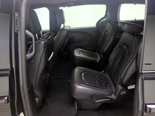 Photo of 2021 Black Chrysler Pacifica