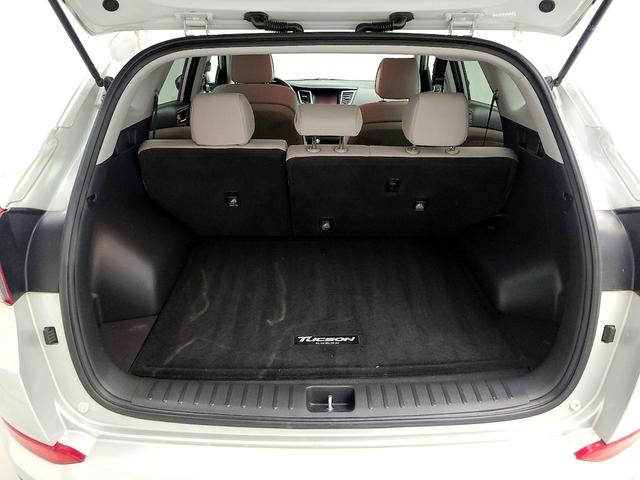 Photo of 2018 Silver Hyundai TUCSON
