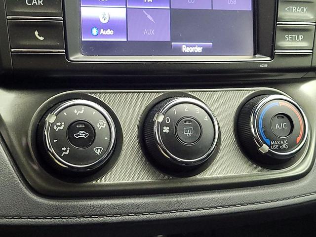 Photo of 2015 Black Toyota RAV4
