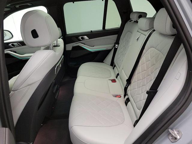 Photo of 2024 Gray BMW X5