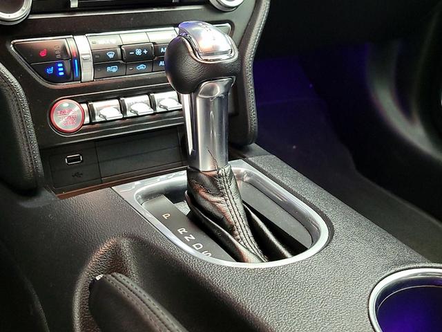 Photo of 2022 Silver Ford Mustang