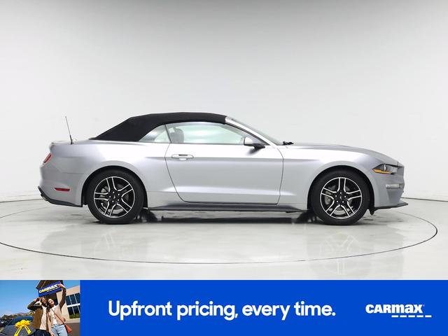 Photo of 2022 Silver Ford Mustang