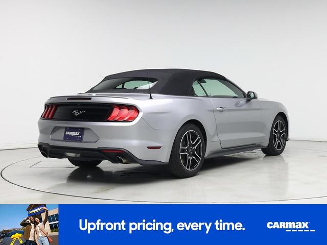 Photo of 2022 Silver Ford Mustang