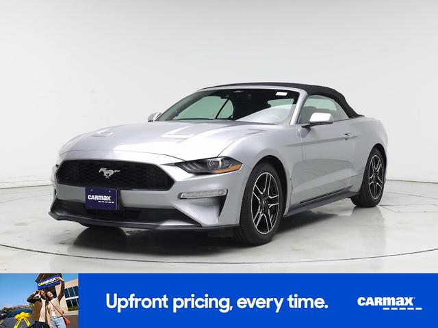 Photo of 2022 Silver Ford Mustang