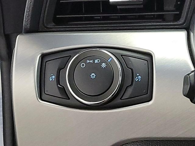 Photo of 2022 Silver Ford Mustang