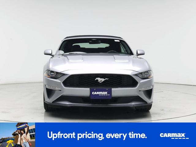 Photo of 2022 Silver Ford Mustang