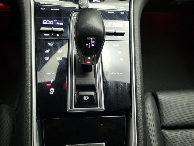 Photo of 2022 Purple Porsche Panamera