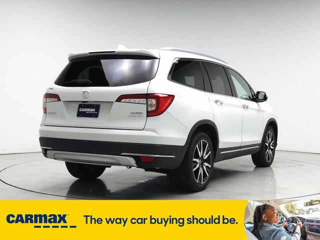 Photo of 2020 White Honda Pilot