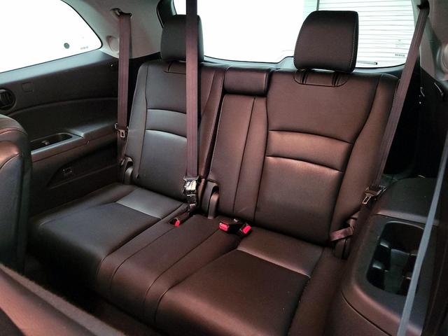 Photo of 2020 White Honda Pilot