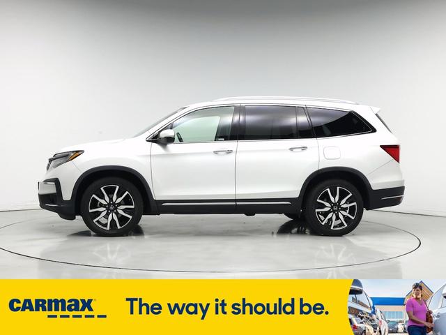 Photo of 2020 White Honda Pilot