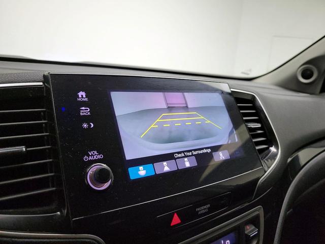 Photo of 2020 White Honda Pilot