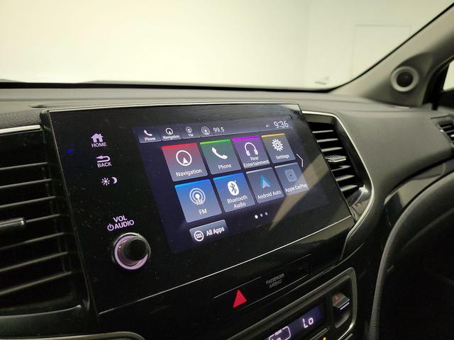 Photo of 2020 White Honda Pilot