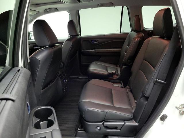Photo of 2020 White Honda Pilot