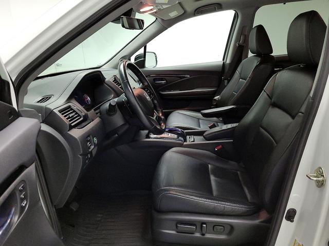 Photo of 2020 White Honda Pilot