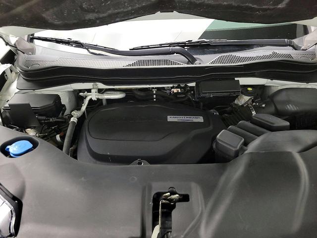 Photo of 2020 White Honda Pilot