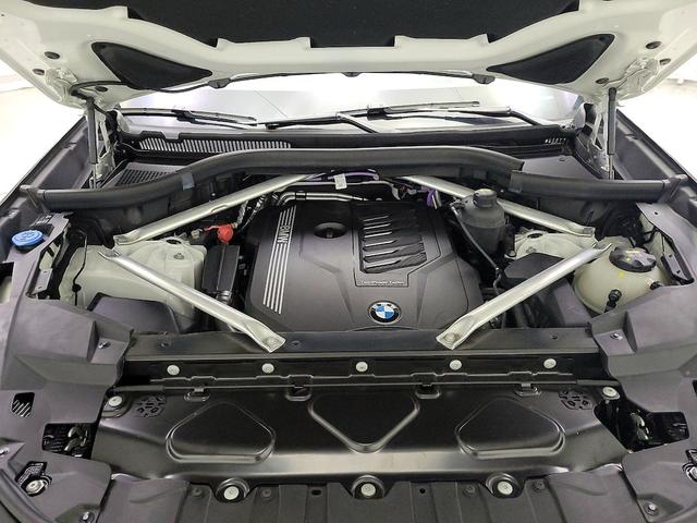 Photo of 2021 White BMW X6