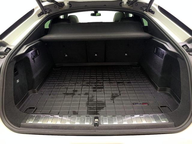 Photo of 2021 White BMW X6
