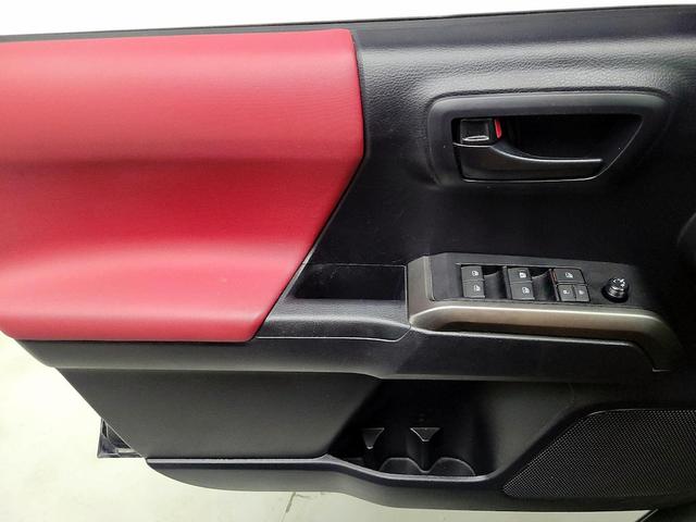 Photo of 2020 Black Toyota Tacoma