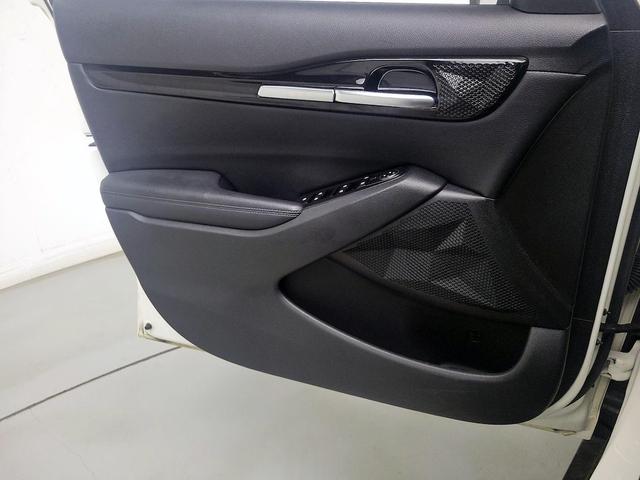 Photo of 2021 White Kia Seltos