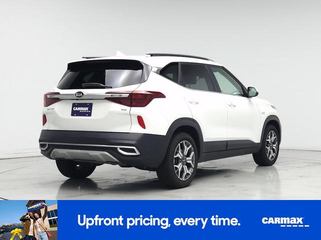 Photo of 2021 White Kia Seltos