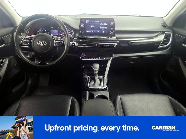 Photo of 2021 White Kia Seltos