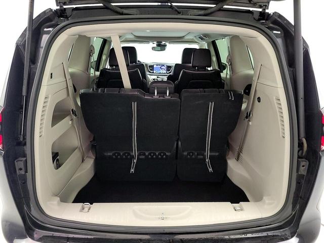 Photo of 2023 Black Chrysler Pacifica