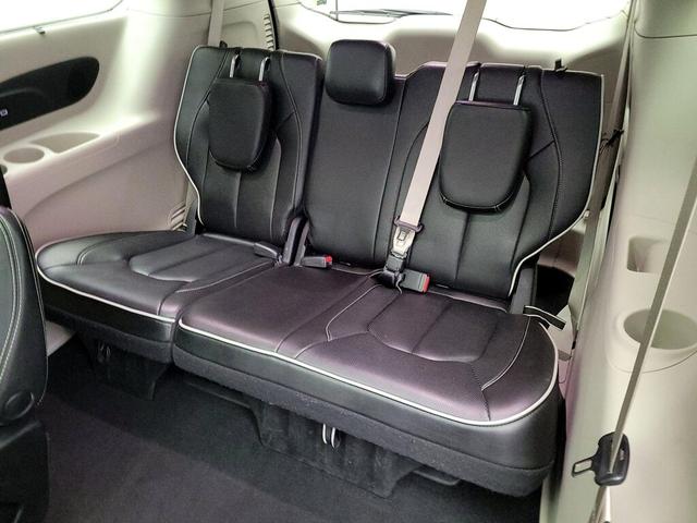 Photo of 2023 Black Chrysler Pacifica