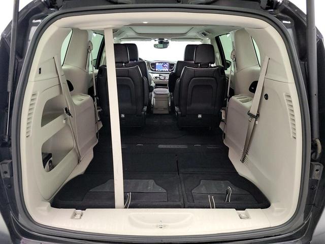 Photo of 2023 Black Chrysler Pacifica