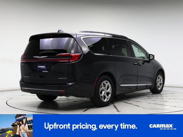 Photo of 2023 Black Chrysler Pacifica