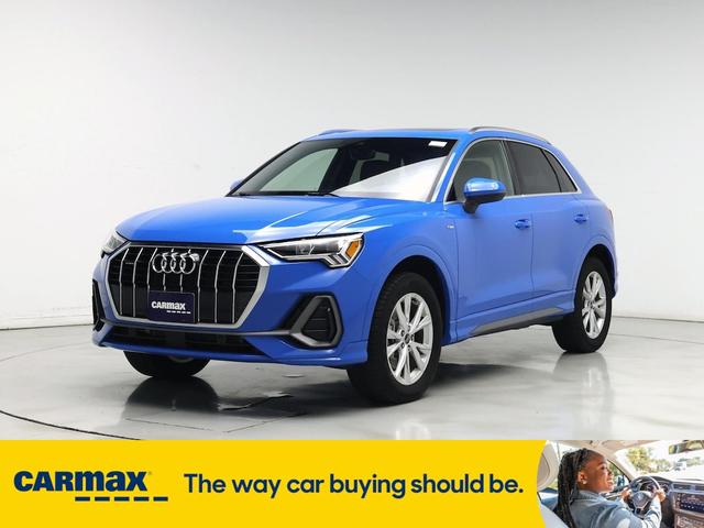 Photo of 2023 Blue Audi Q3