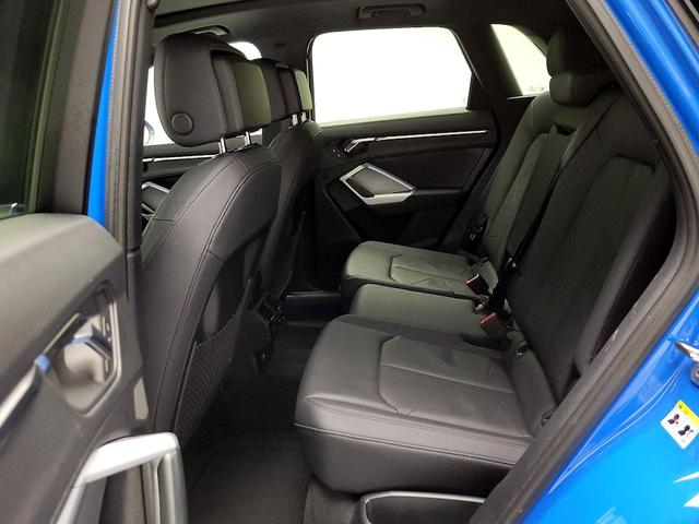 Photo of 2023 Blue Audi Q3
