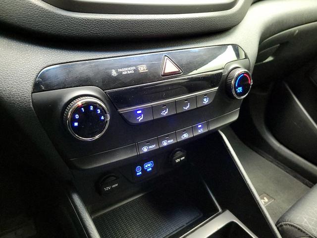 Photo of 2017 Orange Hyundai TUCSON