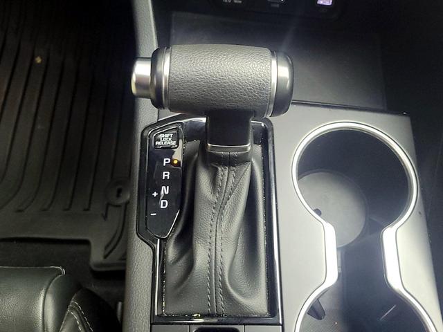 Photo of 2022 White Kia K5