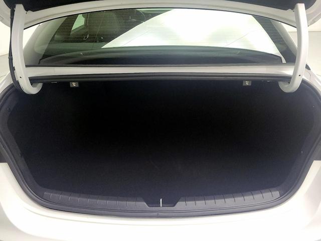 Photo of 2022 White Kia K5