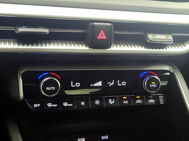 Photo of 2022 White Kia K5