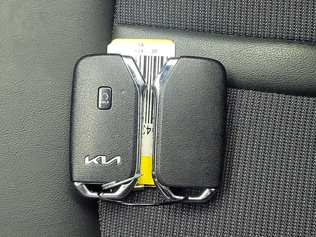 Photo of 2022 White Kia K5