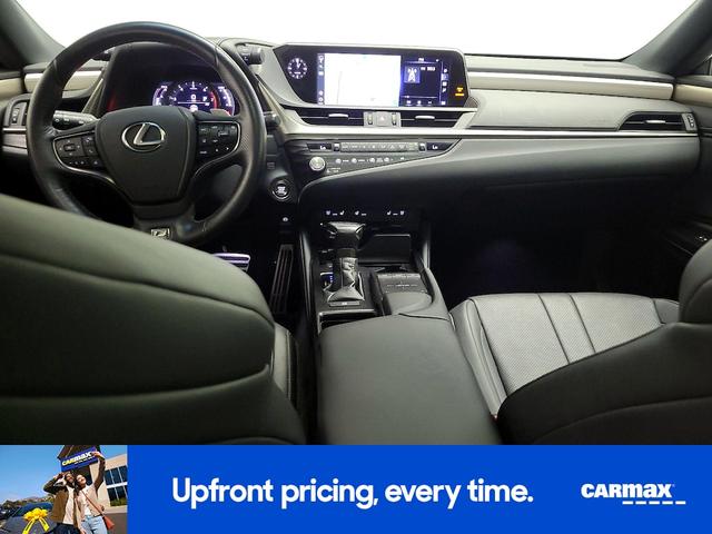Photo of 2021 Silver Lexus ES 350