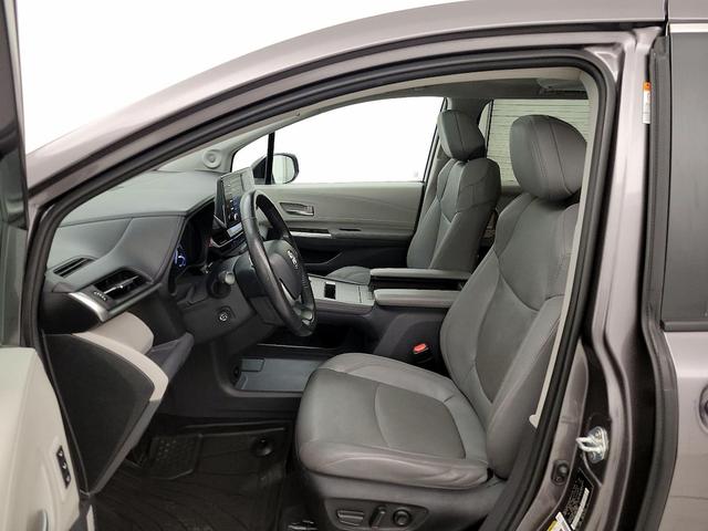 Photo of 2024 Gray Toyota Sienna