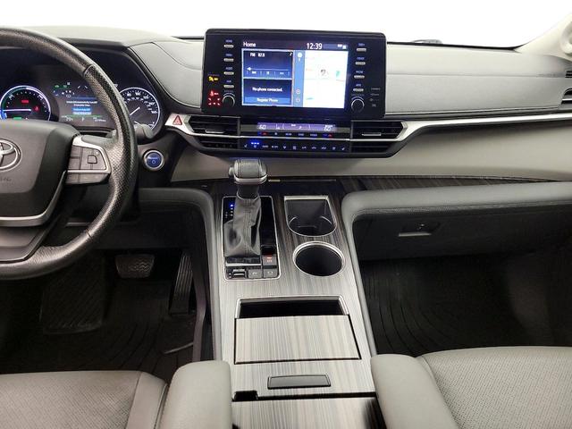 Photo of 2024 Gray Toyota Sienna