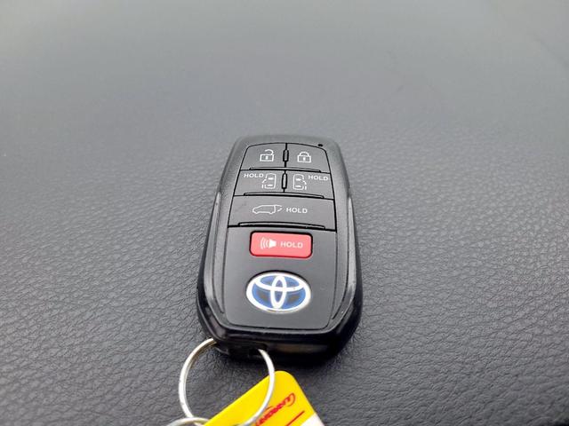 Photo of 2024 Gray Toyota Sienna