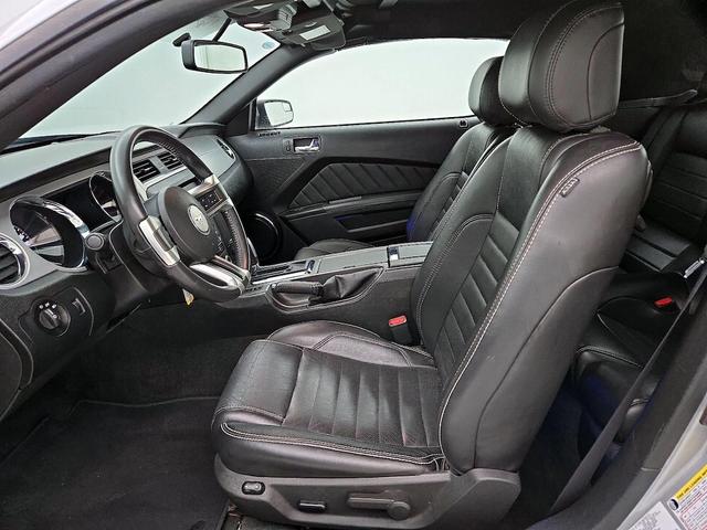 Photo of 2014 Gray Ford Mustang