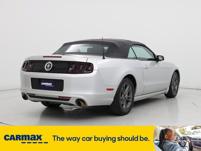 Photo of 2014 Gray Ford Mustang