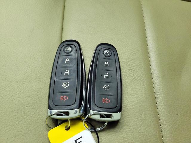 Photo of 2017 Gold Ford Taurus
