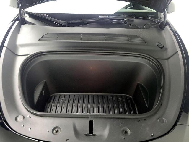 Photo of 2021 Black Tesla Model Y