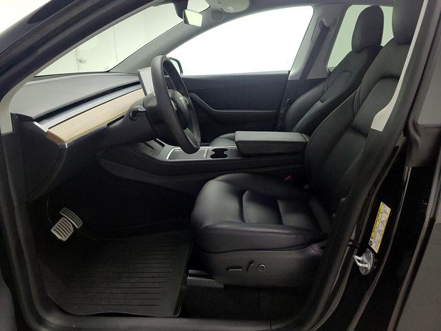 Photo of 2021 Black Tesla Model Y