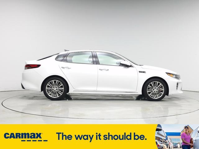 Photo of 2016 Pearl Kia Optima